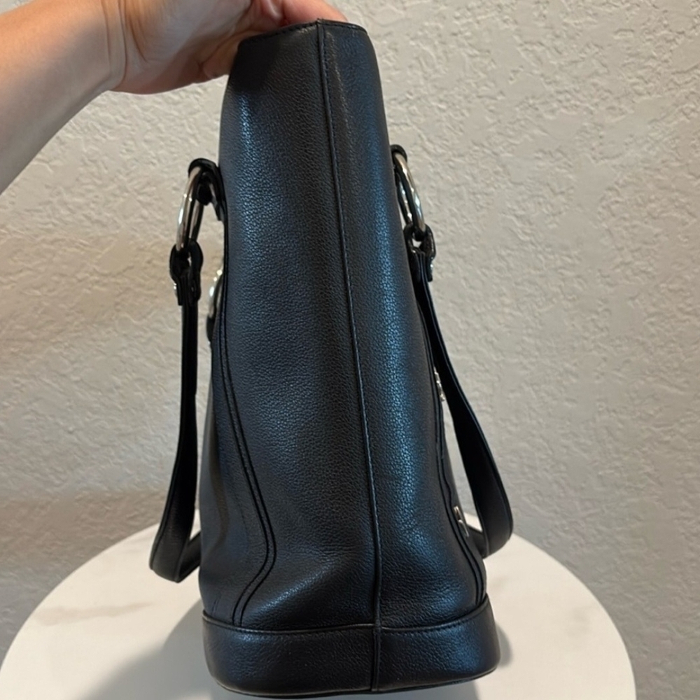 MCM Munchen Black Saffiano Leather Shoulder Bag (EXCELLENT CONDITION) - Picture 7 of 15